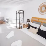 Oculus Mykonos Venice By Live&travel